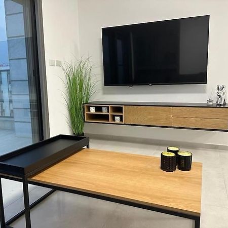 קריית ים Elegant 3 Bedroom Ocean View Condo In Kiryat Yam מראה חיצוני תמונה